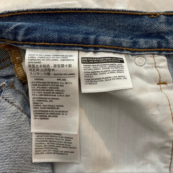 Levi’s Skirt - Picture 7 of 7